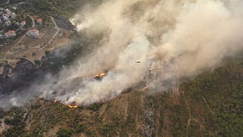 Incendios en el distrito Matn, al este de Beirut