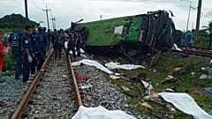 Ταϊλάνδη: Σύγκρουση πούλμαν με τρένο - Τουλάχιστον 18 νεκροί