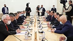 Sergei Lavrov recebe homólogo arménio em Moscovo