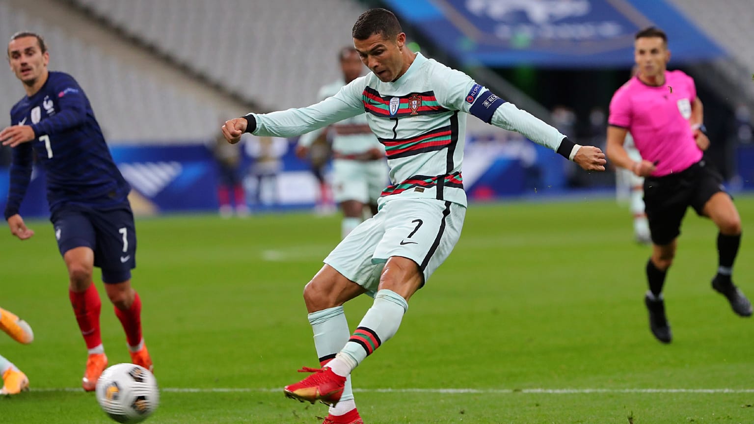 نجم المنتخب وقائده كريستيانو رونالدو 