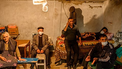 جنگ قره‌باغ؛ تصاویری از ساکنان شهر ترتر آذربایجان در پناهگاه