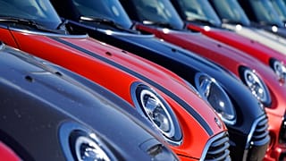 Απούλητα Mini Cooper σε αντιπροσωπεία