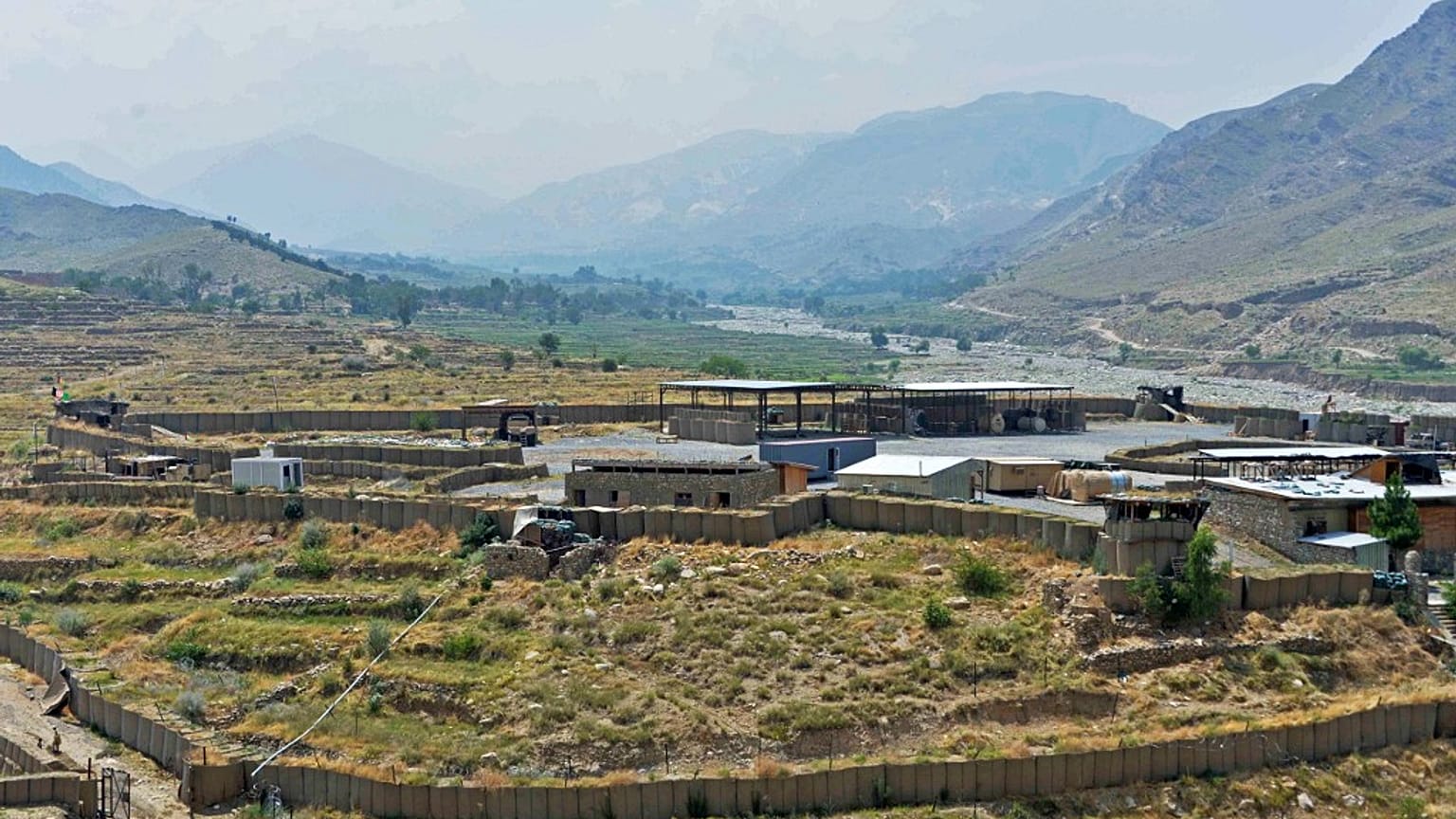 Base militaire du district d'Achin dans la province afghane de Nangarhar, juillet 2020