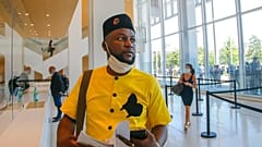 Emery Mwazulu Diyabanza au tribunal à Paris 