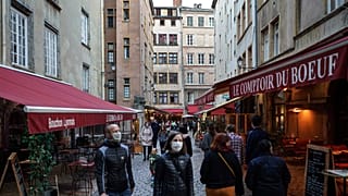 Toque de queda en París y las principales ciudades de Francia