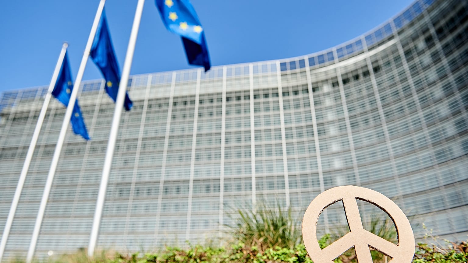 Евросоюз ввёл санкции против 6 лиц и НИИ по 'делу Навального'