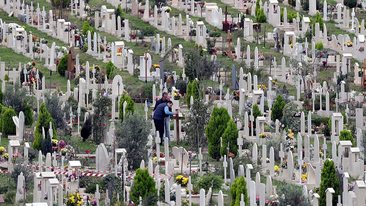 Kürtaj ile alınan fetüs mezarları İtalya'yı şoke etti