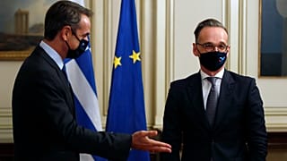 Yunanistan Başbakanı Kiryakos Miçotakis (solda), Almanya Dışişleri Bakanı Heiko Maas'ı Atina'da konuk etti. (13.10.2020)