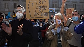 Manifestation de restaurateurs et barmans à Barcelone (Espagne), ce vendredi 16/10/2020