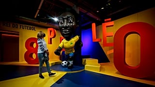 Zum 80. Geburtstag: Riesenstatue für Fußballgott Pelé