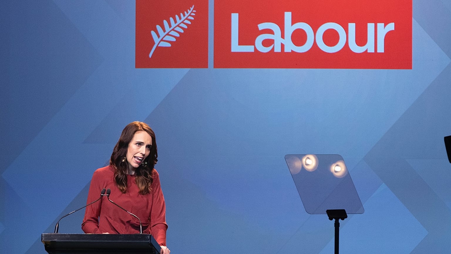 Jacinda Ardern bejelenti győzelmét