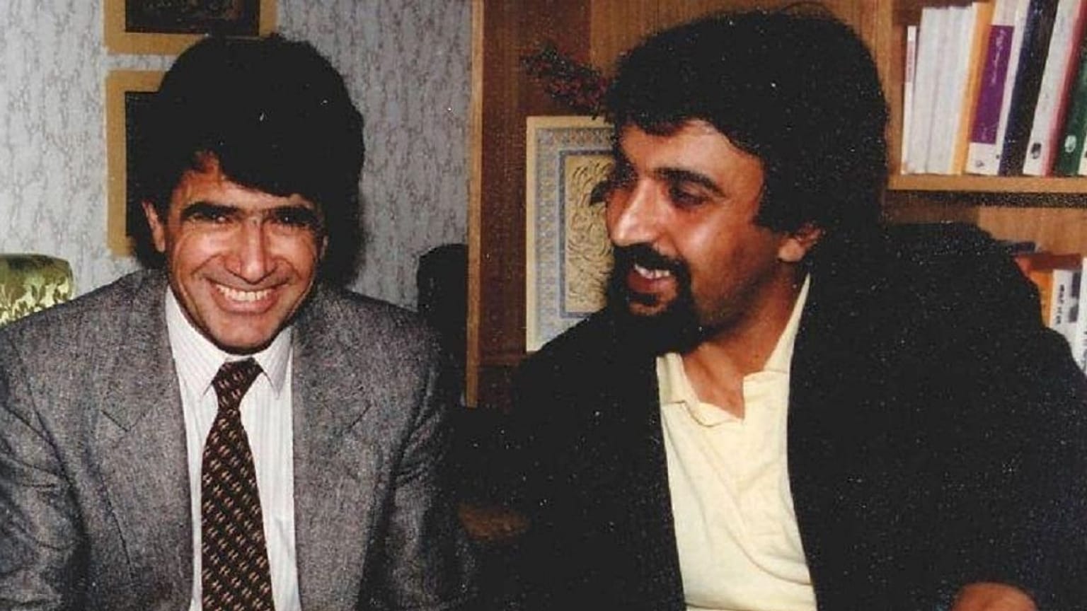 حمید متبسم، آهنگساز و نوازنده تار و سه‌تار در کنار استاد شجریان