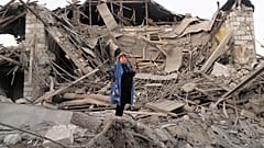 Azerbaycan ve Ermenistan arasında pazar günü yürürlüğe giren ikinci ateşkes anlaşması hakkında iki taraf da birbirini ihlalle suçladı.