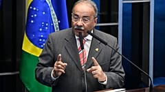 İç çamaşırında nakit para bulunan Senatör Chico Rodrigues.