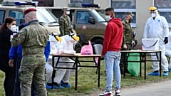 Covid-teszt a katonák segítségével Szlovákiában