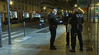Tout contrevenant s'expose à une amende de 135 euros puis, en cas de double récidive, à six mois de prison et 3 750 euros d'amende