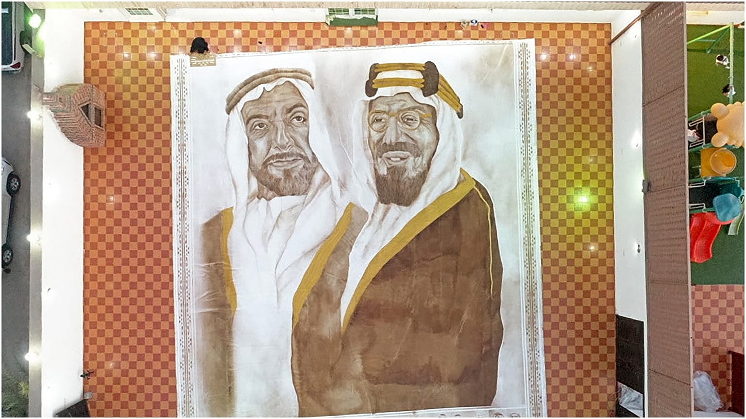 لوحة رسمت بالقهوة تدخل موسوعة غينيس