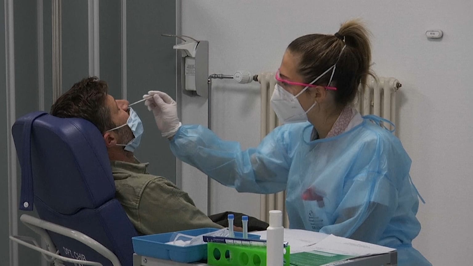 L'Europe déplore 250 000 morts du Covid-19, nouvelles mesures de restriction