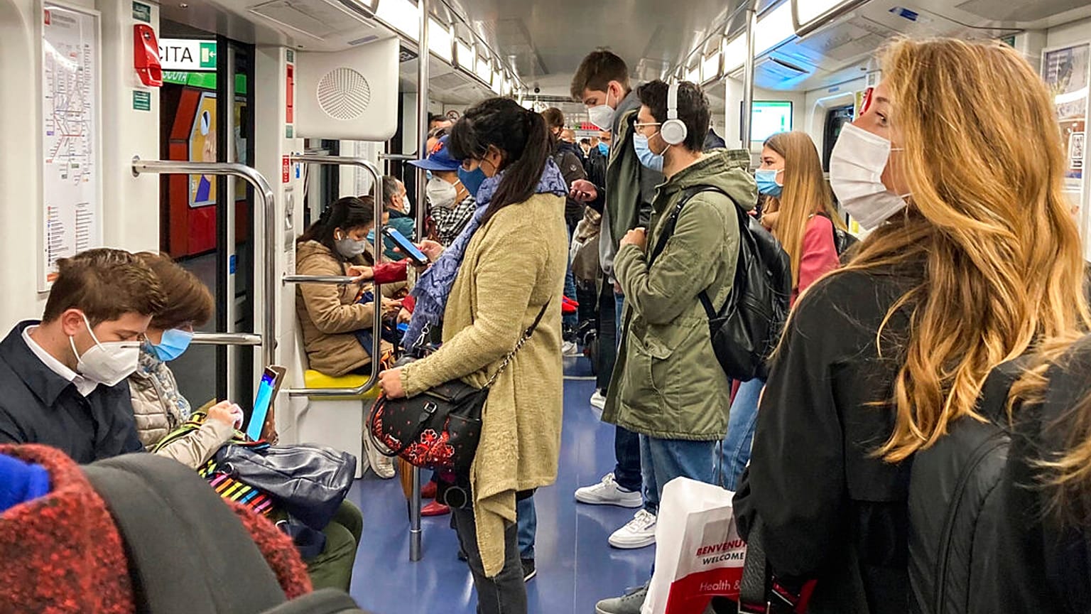 In der U-Bahn in Mailand