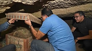 Mısır Başbakan Mustafa Badbouly bölgede bulunan tarihi eserleri inceledi