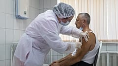 Скоро в России могут появиться еще две вакцины от коронавируса