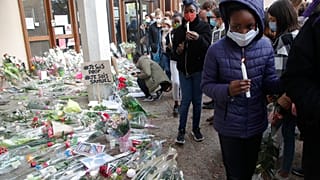 Vor der Schule in Conflans-Sainte-Honorine