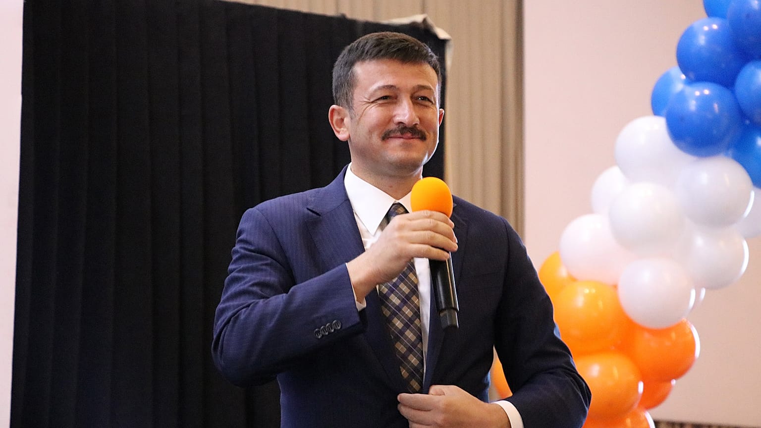 AK Parti Genel Başkan Yardımcısı Hamza Dağ, Covid-19 testinin pozitif çıktığını duyurdu.