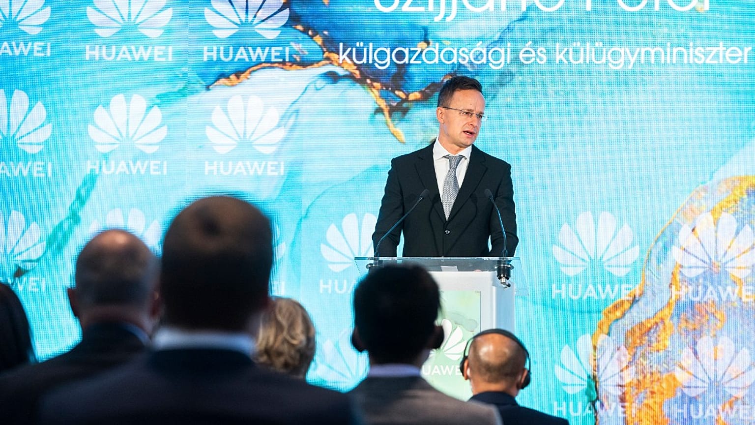 Szijjártó Péter külügyminiszter a Huawei rendezvényén