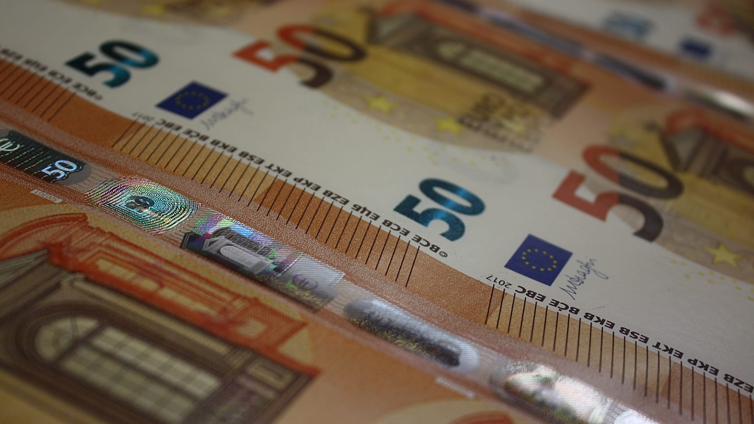 euro banknotes