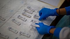 Συγκέντρωση δειγμάτων rapid test για COVID-19 στη Μαδρίτη