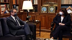 Ο έλληνας πρωθυπουργός Κυριάκος Μητσοτάκης και η Πρόεδρος της Ελληνικής Δημοκρατίας Κατερίνα Σακελλαροπούλου