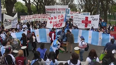 Krankenschwestern fordern bessere Arbeitsbedingungen - Eine Million Corona-Fälle in Argentinien 