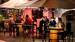 Fransa'da bir bar