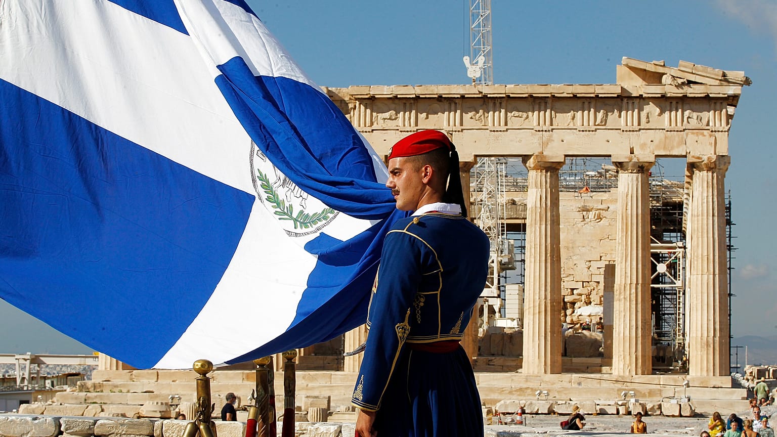 Έπαρση σημαίας στην Ακρόπολη (αρχείο)