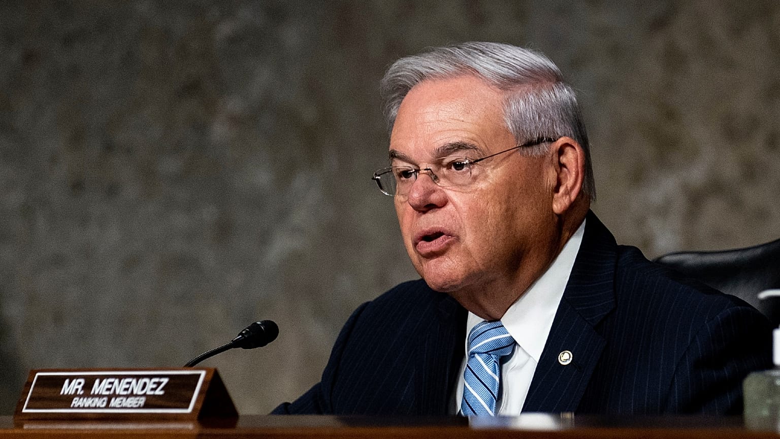 Senatör Bob Menendez