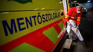Magyarországon 2245 koronavírusos beteget ápolnak kórházban, közülük 205-en vannak lélegeztetőgépen.