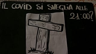 Emotional restaurant owners in Rome pulled down their shutters on Friday evening shortly before 9pm, when police closed down four piazzas known for their lively nightlife.   M