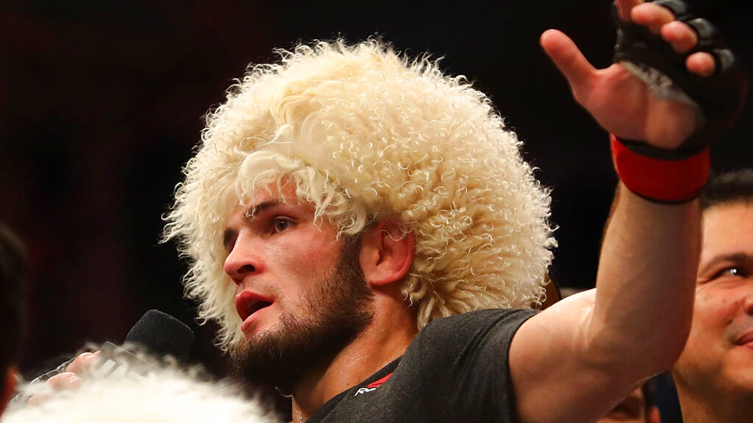 Khabib Nurmagomedov kariyerinde çıktığı 29 maçı da kazanarak namağlup bir şekilde kariyerini noktaladı.