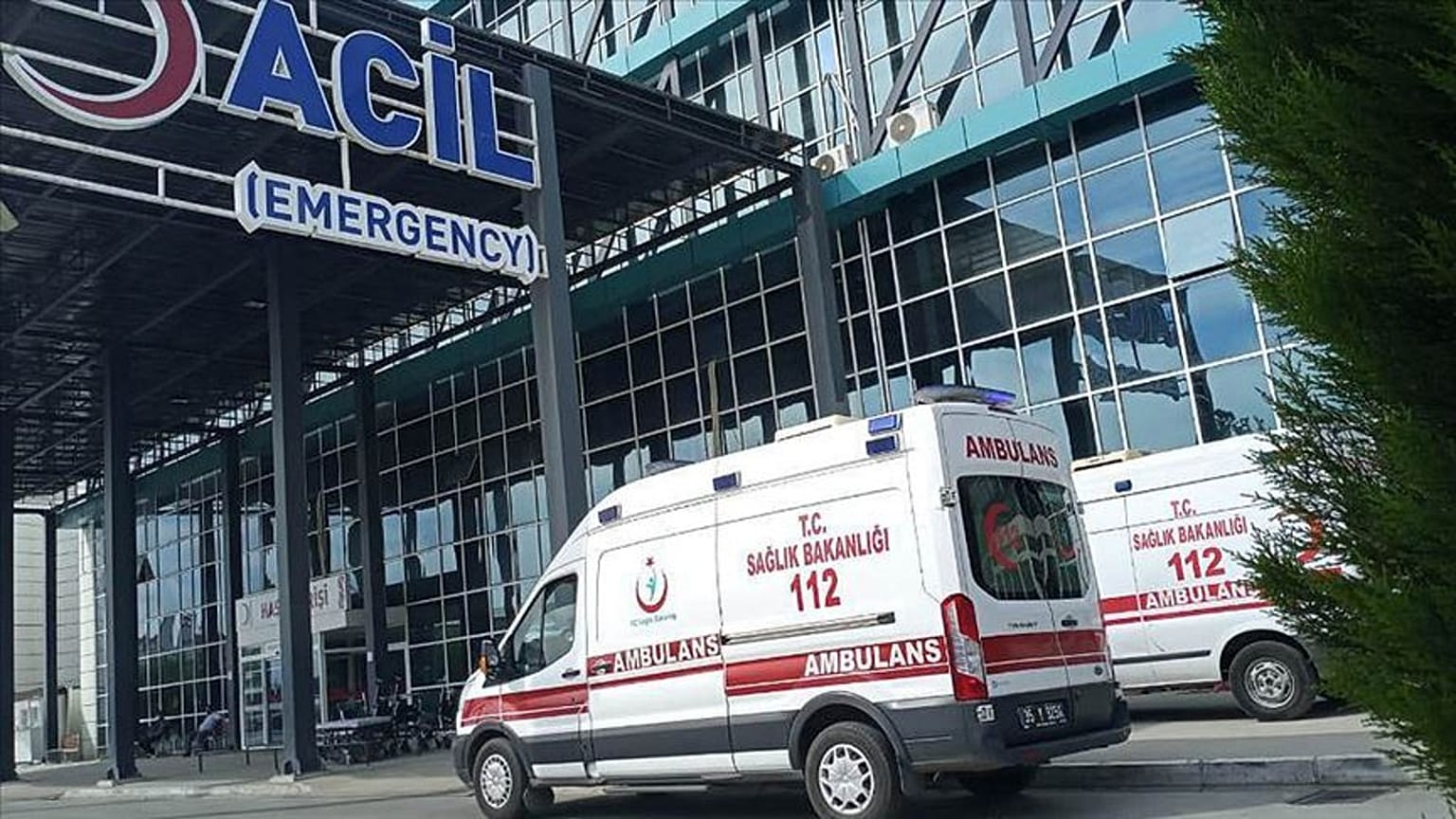 İzmir'de sahte içki kaynaklı can kaybı 32'ye yükseldi.