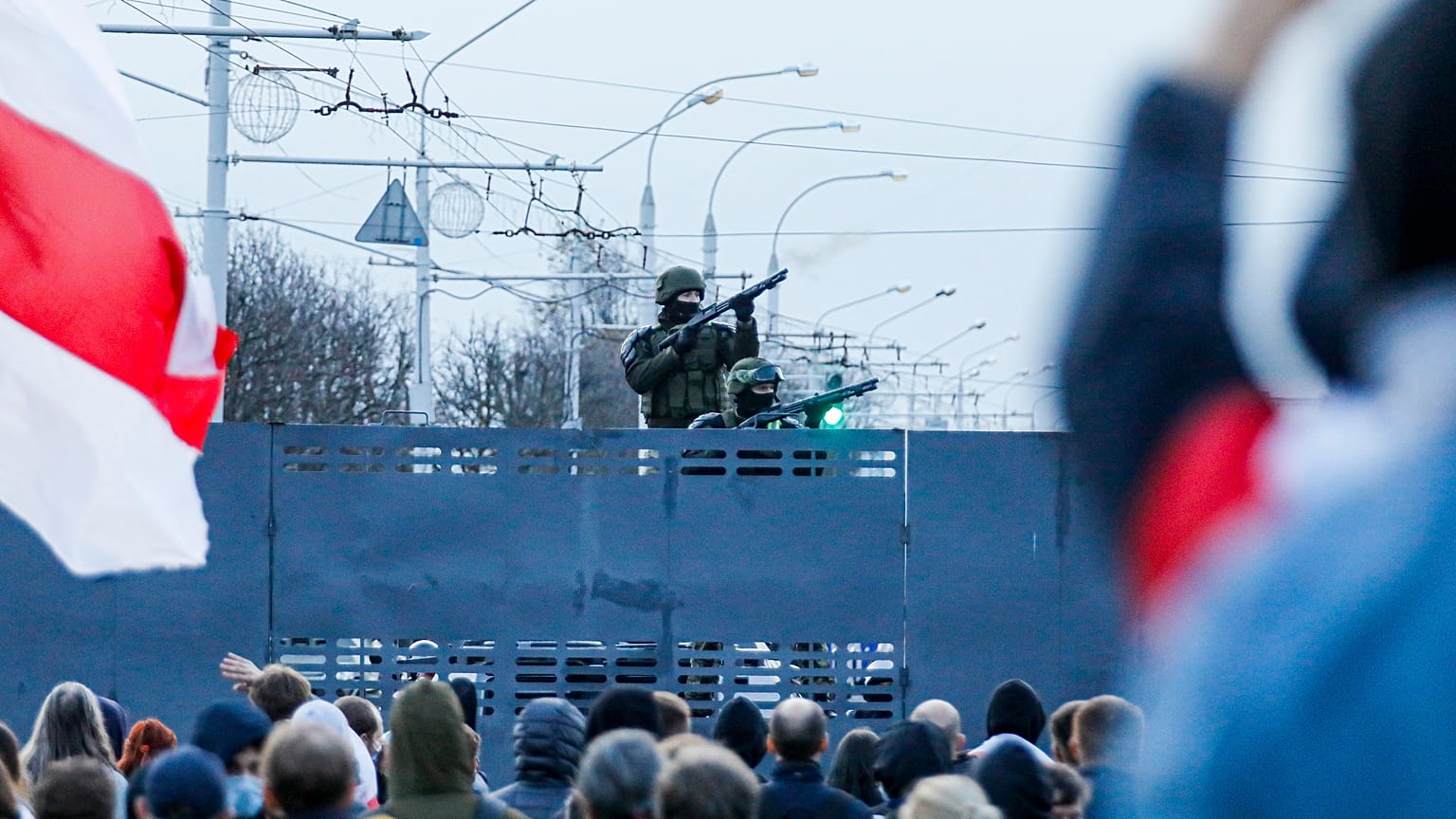 Opponents of Belarusian President Lukashenko demonstrate in MInsk