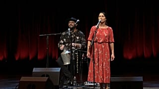 Mónika Lakatos, chanteuse tsigane, est récompensée à l'international