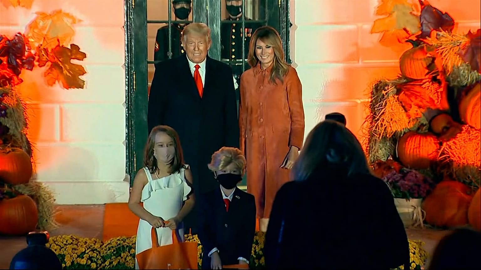 Zum Gruseln: Ehepaar Trump lädt zur Halloween-Parade