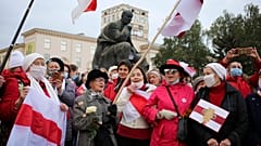 Au Bélarus, les opposants à Loukachenko débutent une grève générale