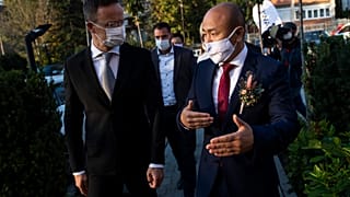 Szijjártó Péter miniszter és Taj Ling-ju, a Huawei Technologies Magyarország ügyvezető igazgatója, Budapest, 2020. október 20. 