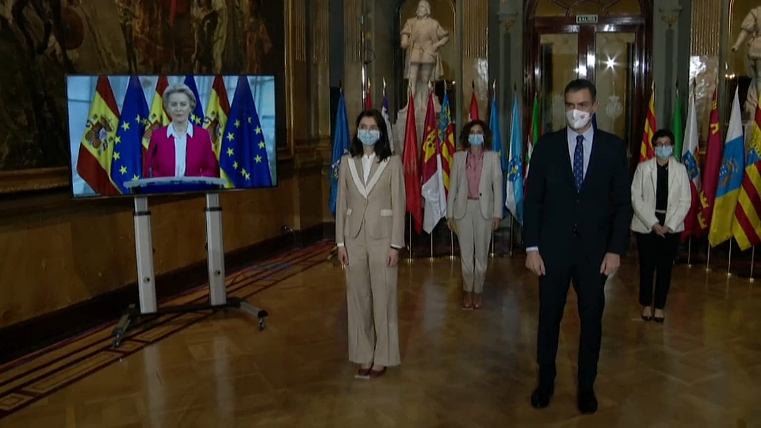 Conferencia virtual entre Pedro Sánchez, Úrsula von der Layen y los líderes de las CCAA