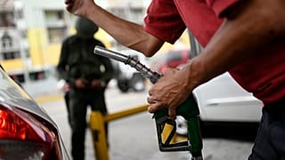 ABD, İran Petrol Bakanı ve bakanlığını yaptırım listesine aldı