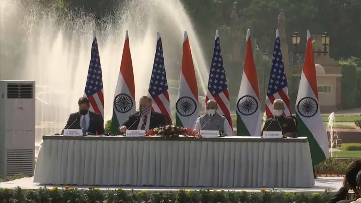 Pompeo in India sigla accordi militari in chiave anti-cinese