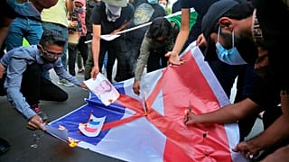Bei Protesten in Bagdad, Irak, wurde die französische Fahne angezündet, 26.10.2020