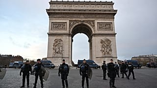 Paris’teki Zafer Takı