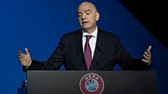 Presidente da FIFA apresenta sintomas ligeiros e está em isolamento